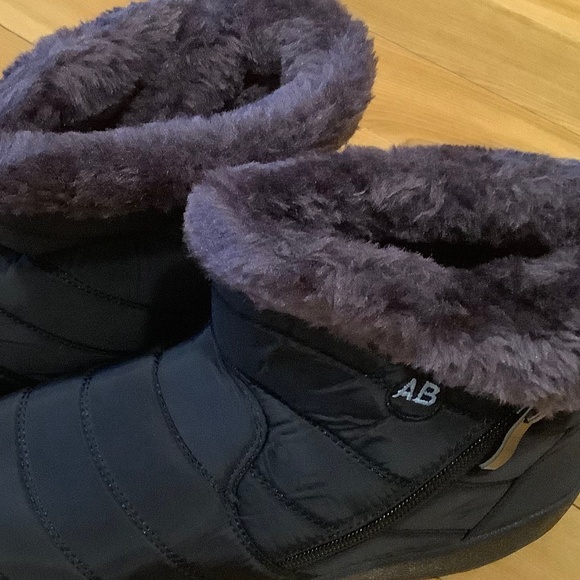AB booties Sz 7 NEW - Picture 3 of 5